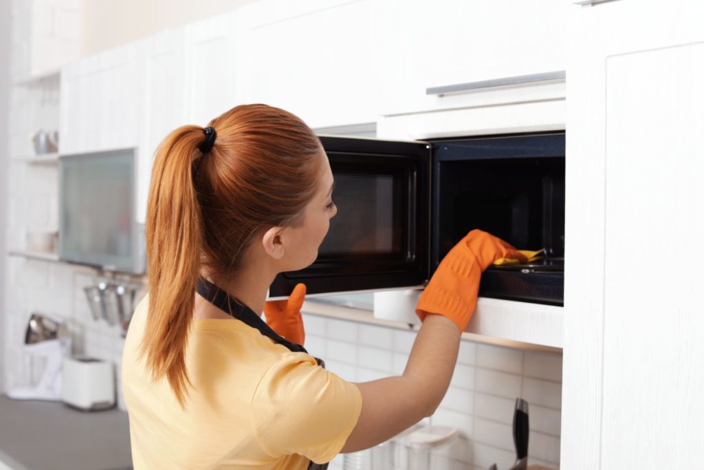 5 Easy Tips To Keep Your Microwave Sparkling Clean