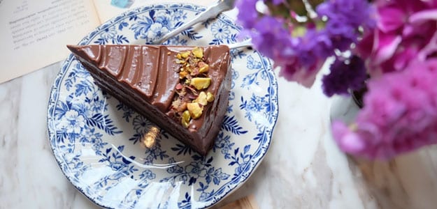 Microwave Chocolate Cake: No Oven? No Problem! Make Decadent Chocolate Cake In Microwave